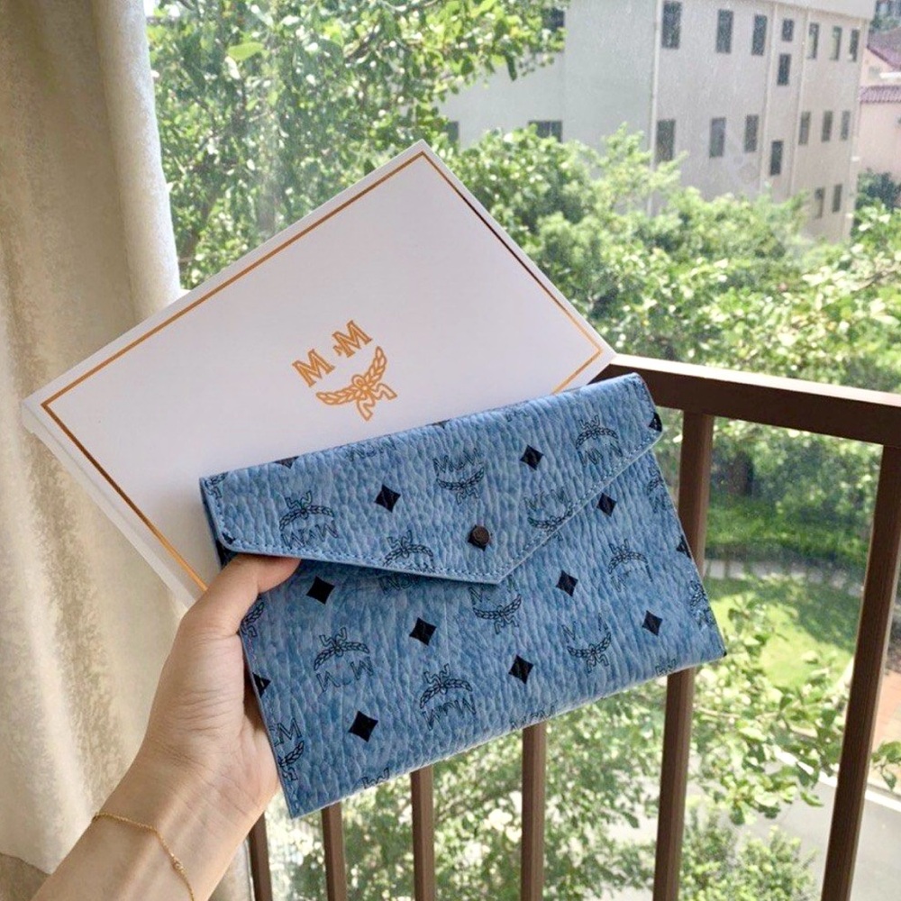 👜 MCM Envelope Clutch | Gun Metal Hardware | GWP Exclusive